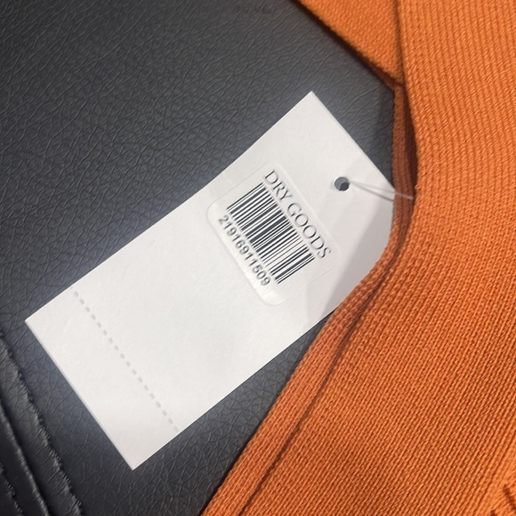 Women Crisscross Halter Crop Top Sleeveles - Picture 4 of 8